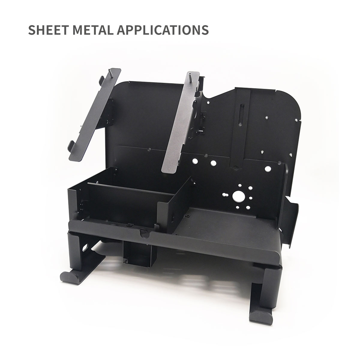 Base complessa con funzione multipla per messa a terra in metallo