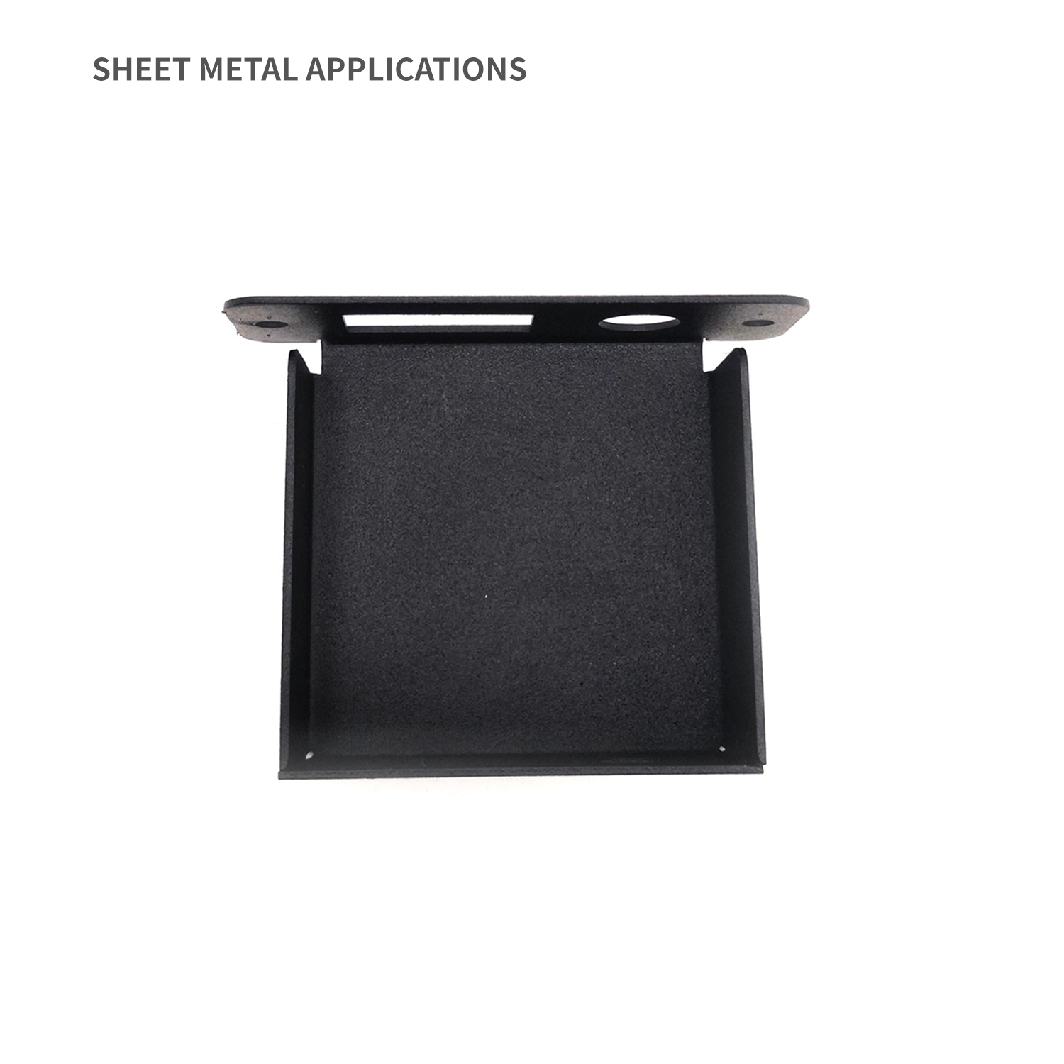 Pulsante e passaggio della staffa per un involucro di metallo a livello di incendio