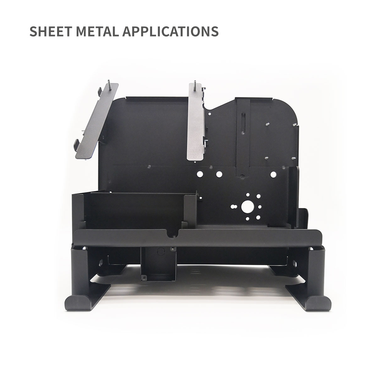 Base complessa con funzione multipla per messa a terra in metallo