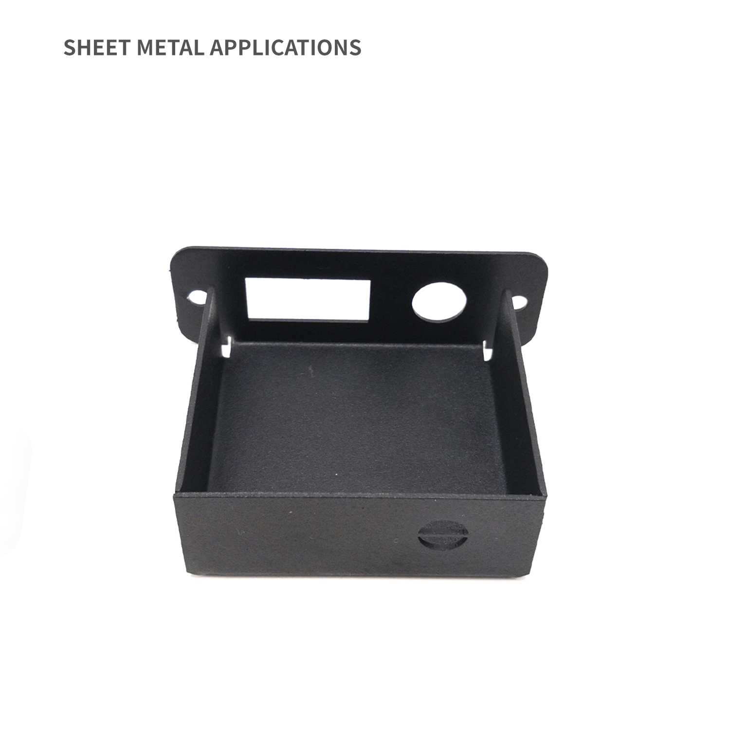 Pulsante e passaggio della staffa per un involucro di metallo a livello di incendio